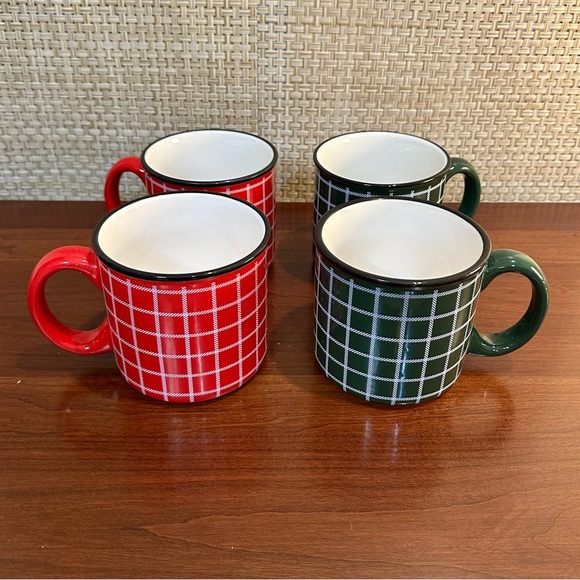 🎄🌟3xHP🌟2021 Hallmark Set of 4 Red & Green Plaid Collectible Holiday Mugs - Picture 2 of 14